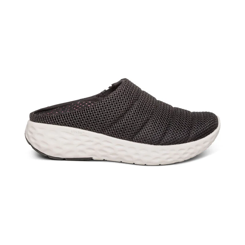 WOMEN'S AETREX HARLEY | BLACK Tassel Driving Shoe Look 