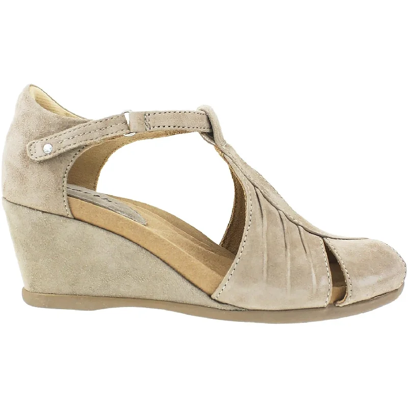 Women's Earth Primrose Ginger Suede Desert Boot Utility Style  