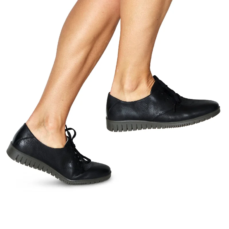 Libbie Wingtip Oxford Design 