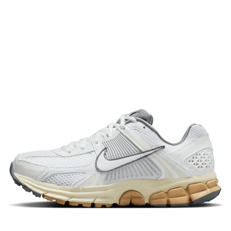 Women's Nike Zoom Vomero 5 - Summit White/Pure Platinum Inflatable Shoe Look 
