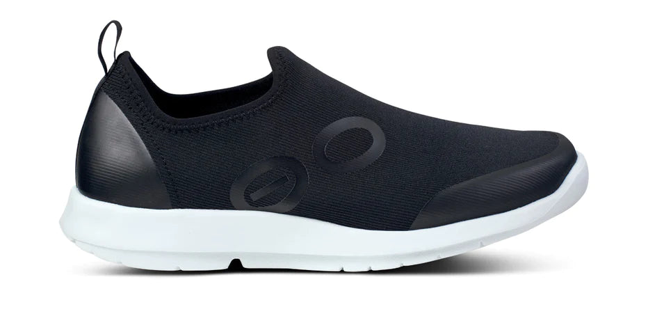 WOMEN'S OOFOS OOMG SPORT LOW SHOE | WHITE / BLACK Loose - Fit Slipper Style  