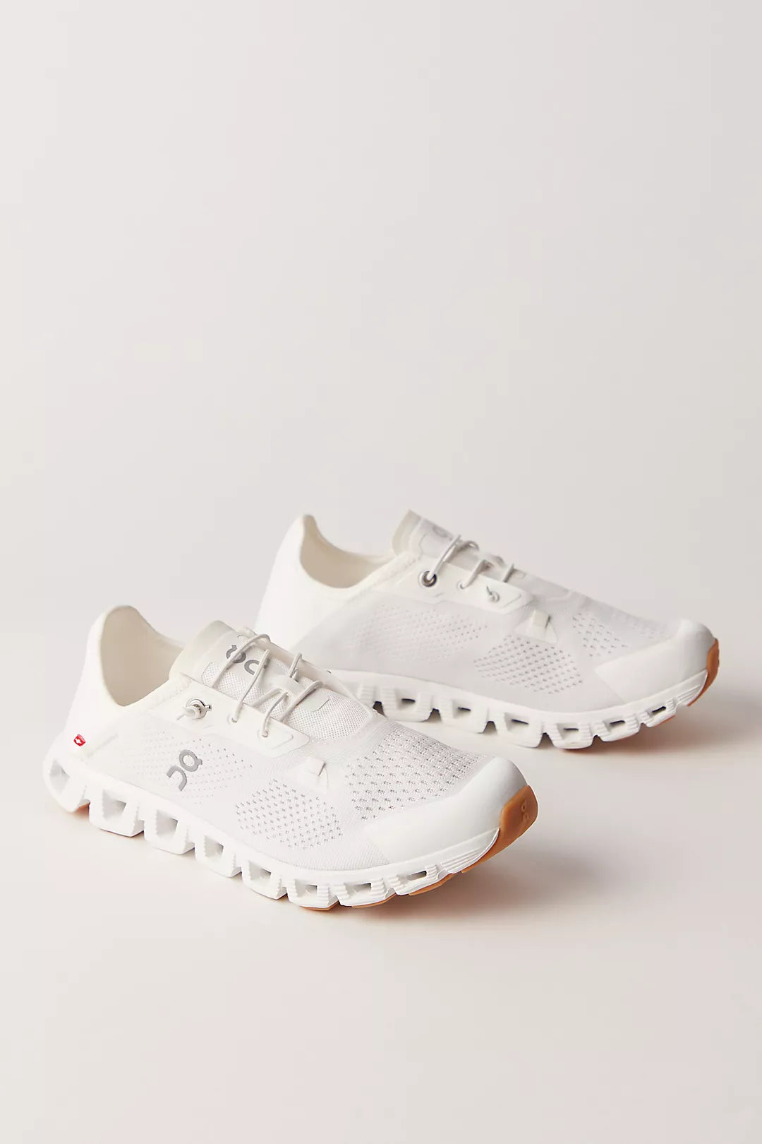 CLOUD5 COAST WOMEN ALL WHITE Chunky Platform Sneaker Style  