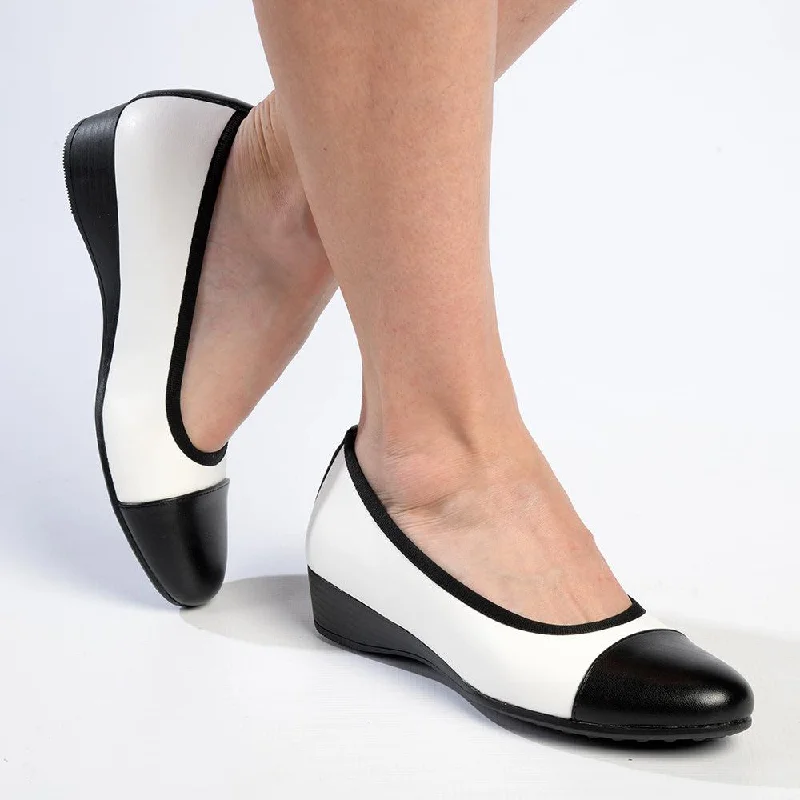 Hush Puppies Two Tone Rishelle Wedge - White/Black Suede Desert Boot 