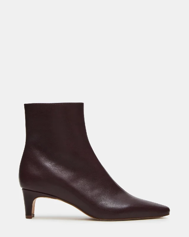 DELVIE BROWN/RED LEATHER Minimalist Sneaker Style  