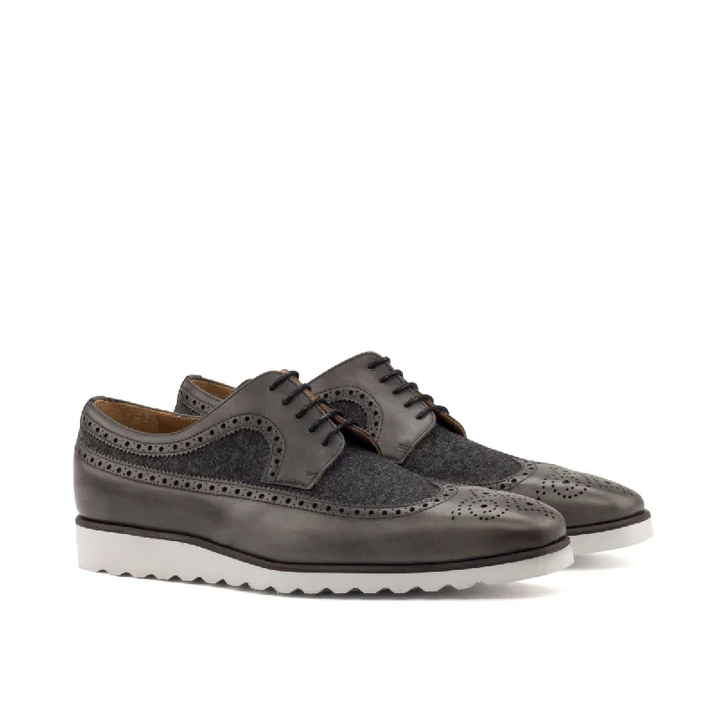 DapperFam Zephyr in Dark Grey Men's Flannel & Italian Leather Longwing Blucher Loose - Fit Slipper Style DapperFam Zephyr in Dark Grey Men's Flannel & Italian Leather Longwing Blucher Loose - Fit Slipper Style