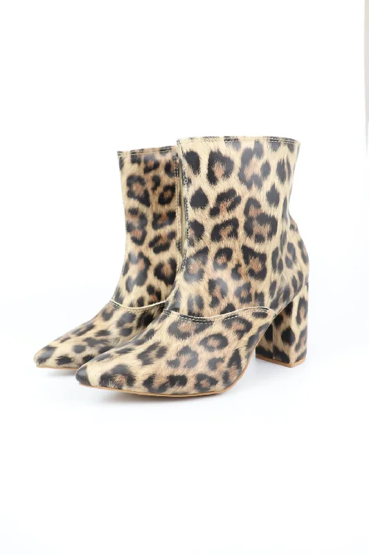 Sophia Boots In Leopard Skateboarding Sneaker Style  
